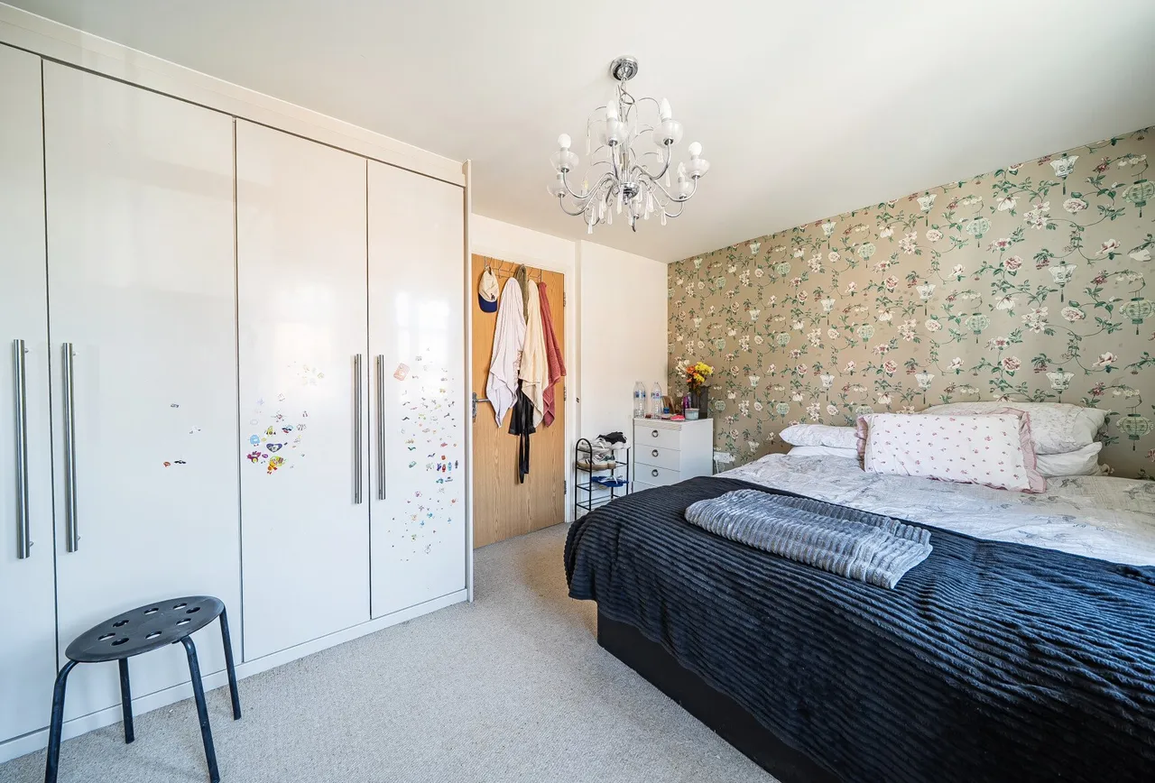 Miles Road, Mitcham, CR4 3GE, photo 8