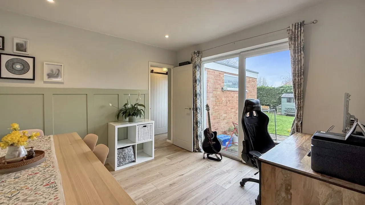 Ludlow Close, Warminster, photo 6
