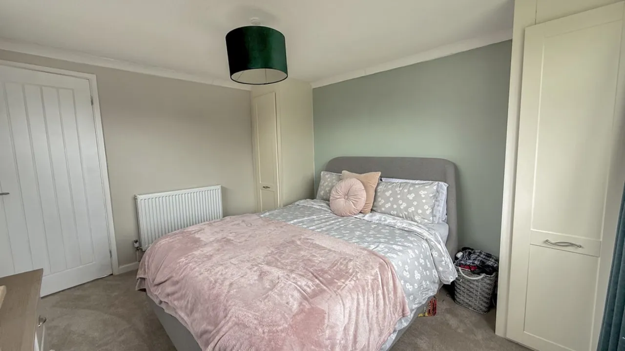 Ludlow Close, Warminster, photo 10