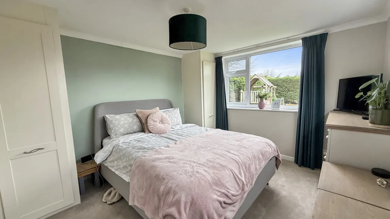 Ludlow Close, Warminster, photo 11