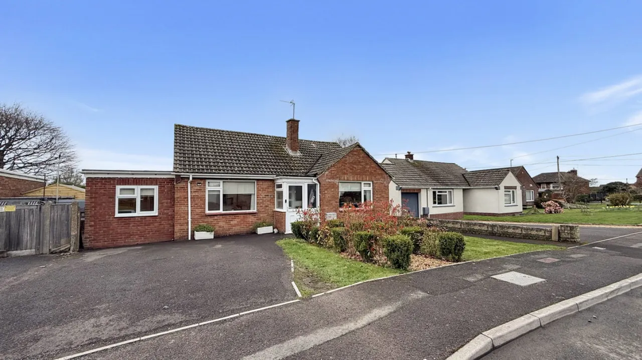3 bed house for sale — Ludlow Close, Warminster