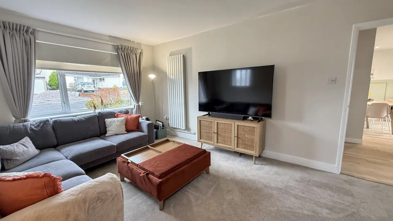 Ludlow Close, Warminster, photo 4