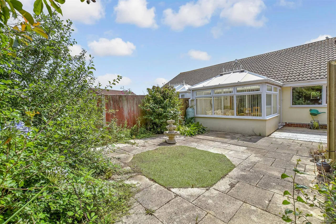 Hampton Gardens, Herne Bay, CT6, photo 2