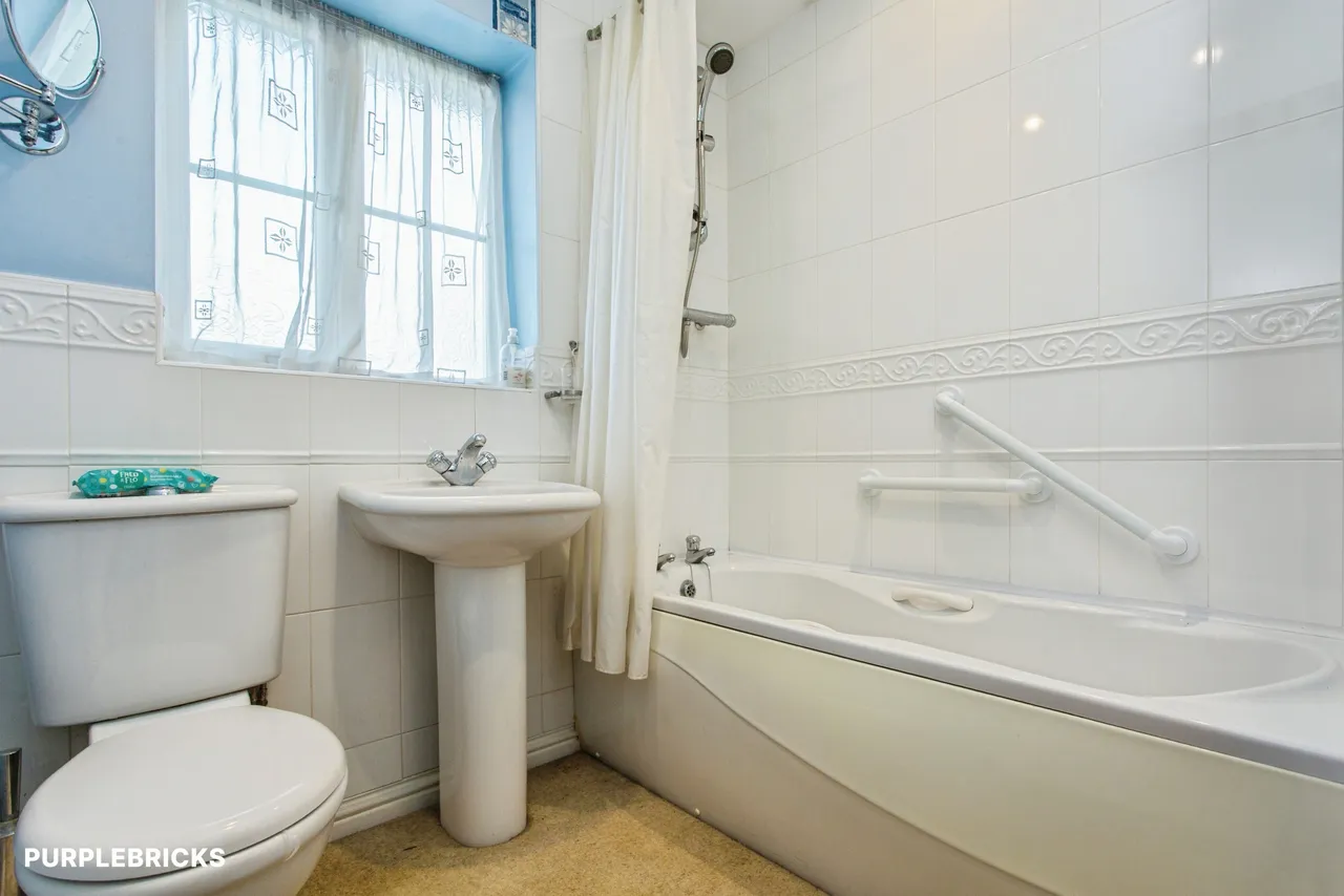 Roberts Court, Leyland, PR25, photo 18