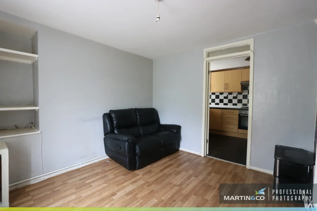 Wellington Street, Robertstown, photo 2