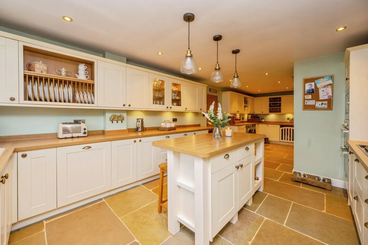 Rowland Avenue, Polesworth, Tamworth, Warwickshire, B78, photo 3