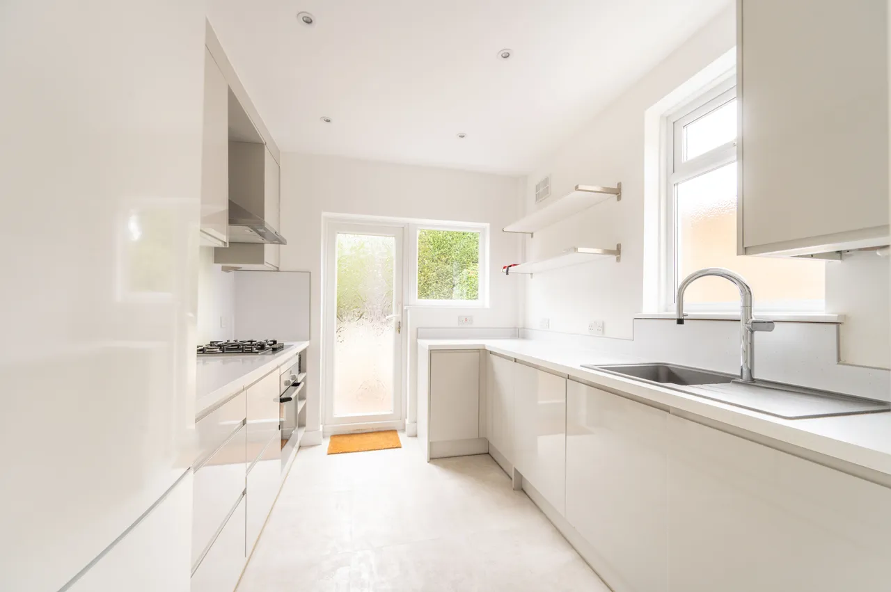 28 The Grange, Wembley, photo 9