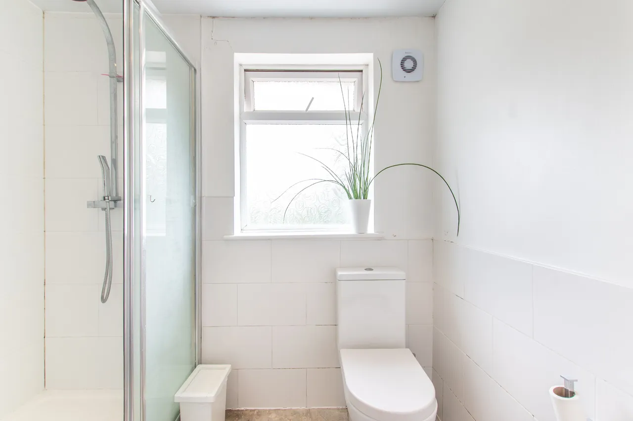 28 The Grange, Wembley, photo 5