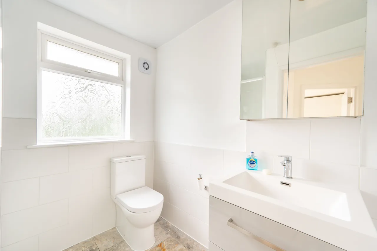 28 The Grange, Wembley, photo 8