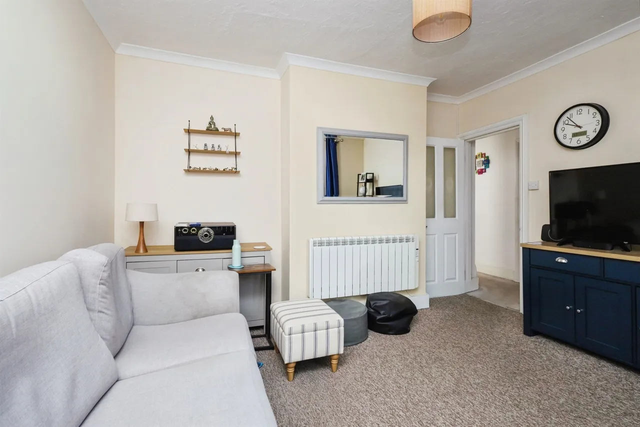 2 bed flat for sale — High Street, Polegate