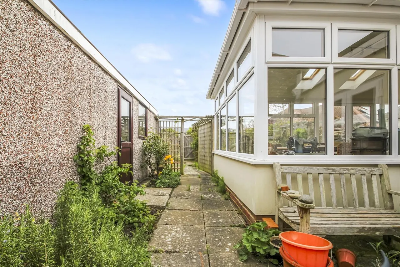 Upper West Drive, Ferring, Worthing, photo 17