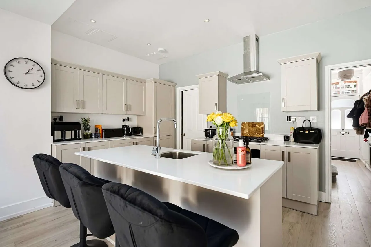 Brookfield Road, London, W4 1DJ, photo 2