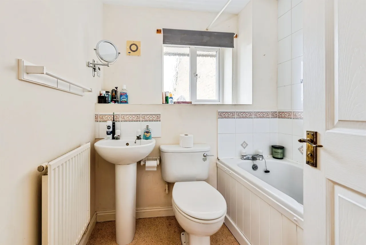 Barnum Court, Swindon, SN2, photo 8