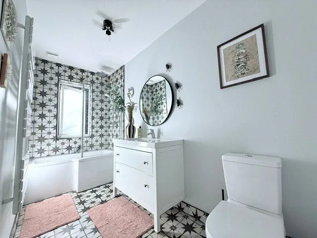 Hinchley Close, Esher, KT10, photo 15
