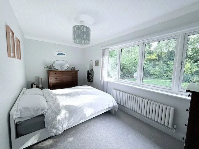 Hinchley Close, Esher, KT10, photo 12