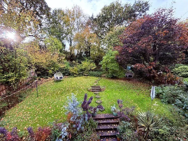 Hinchley Close, Esher, KT10, photo 10