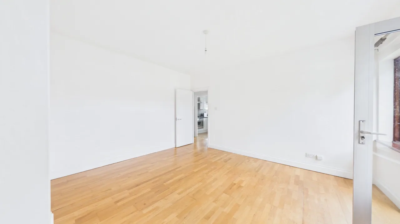 The Vale, Golders Green, NW11, photo 14