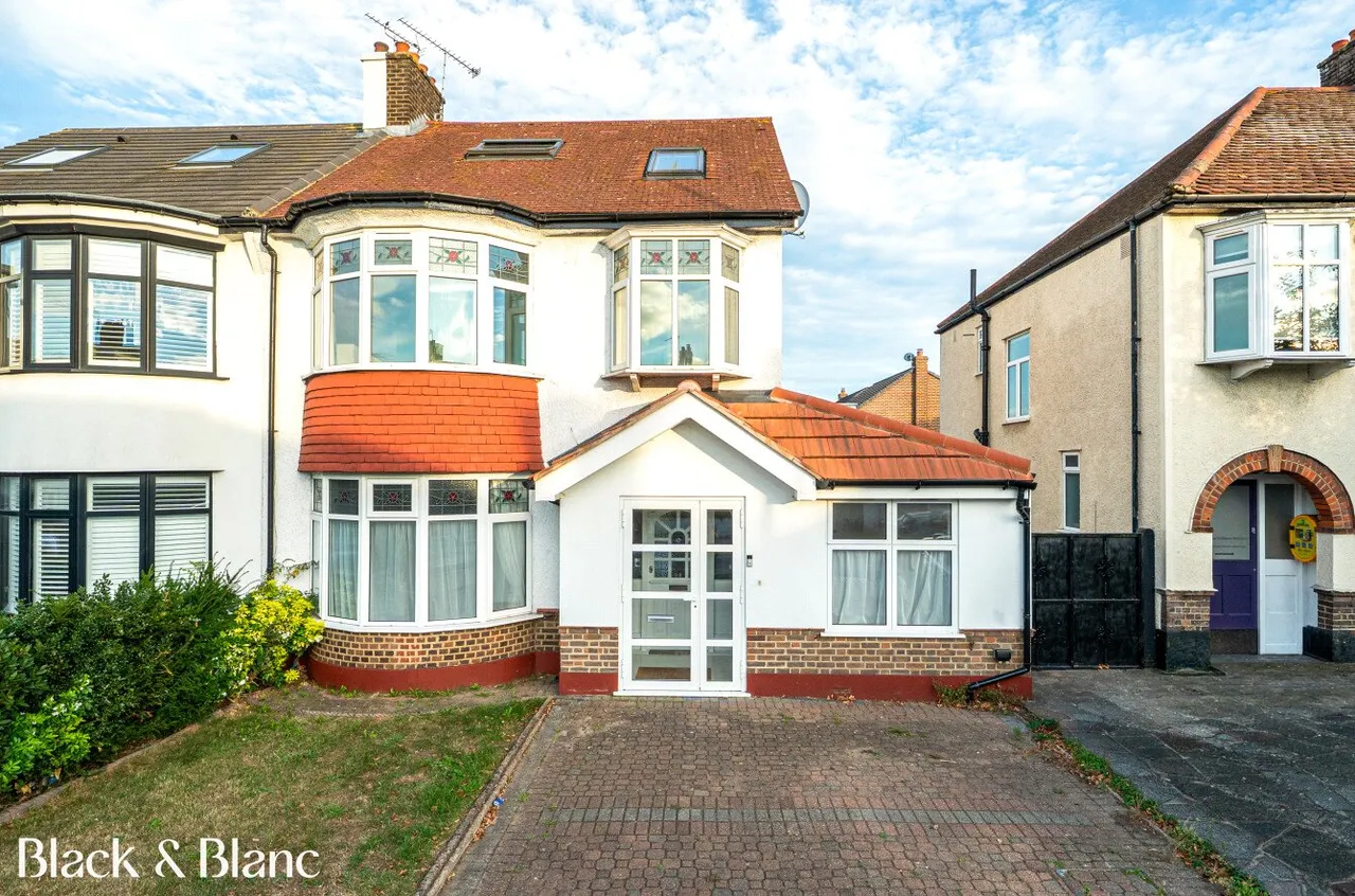 4 bed house to rent, Station Road, West Wickham, BR4