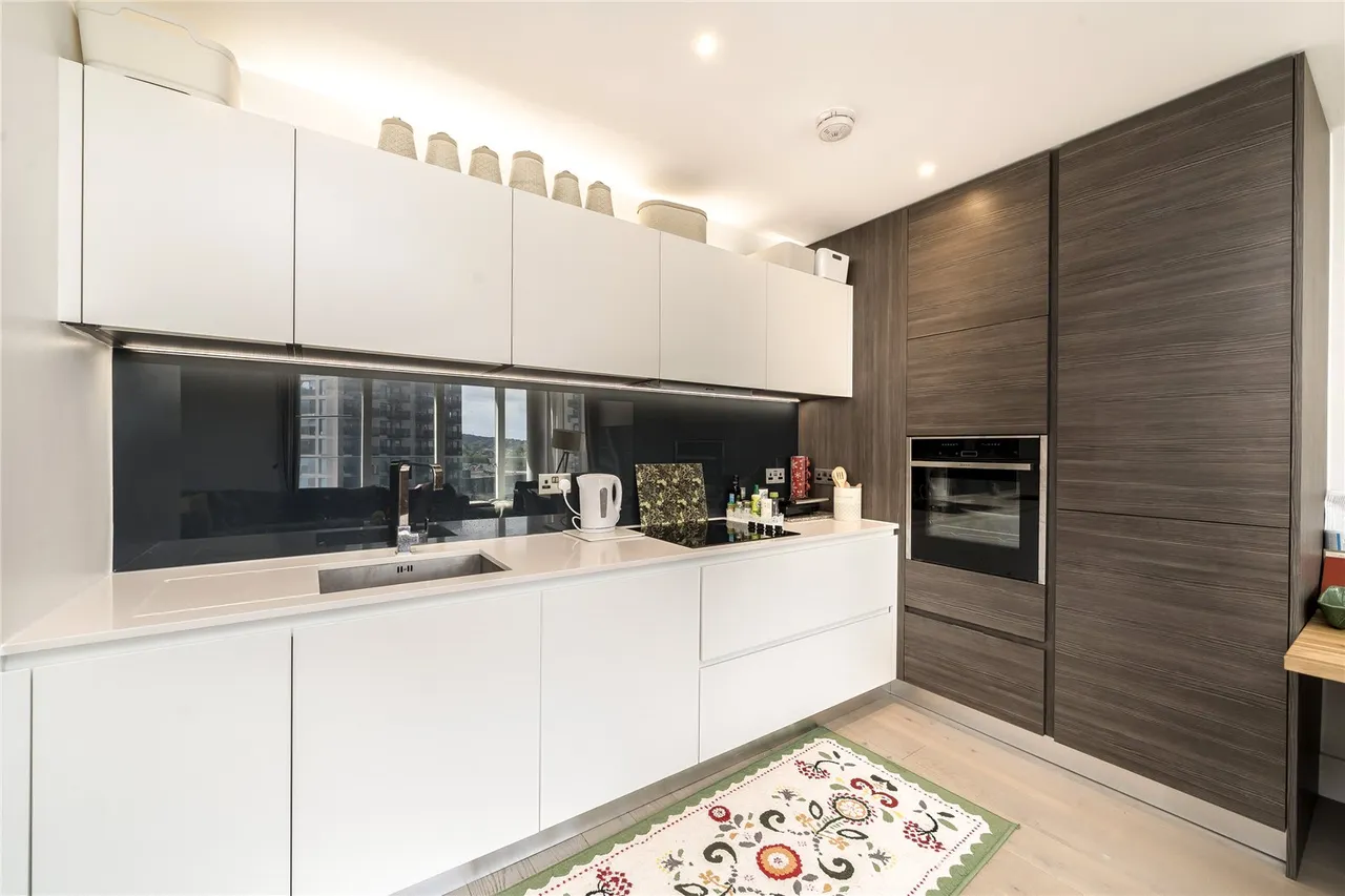 Pegler Square, London, SE3 9FW, photo 3