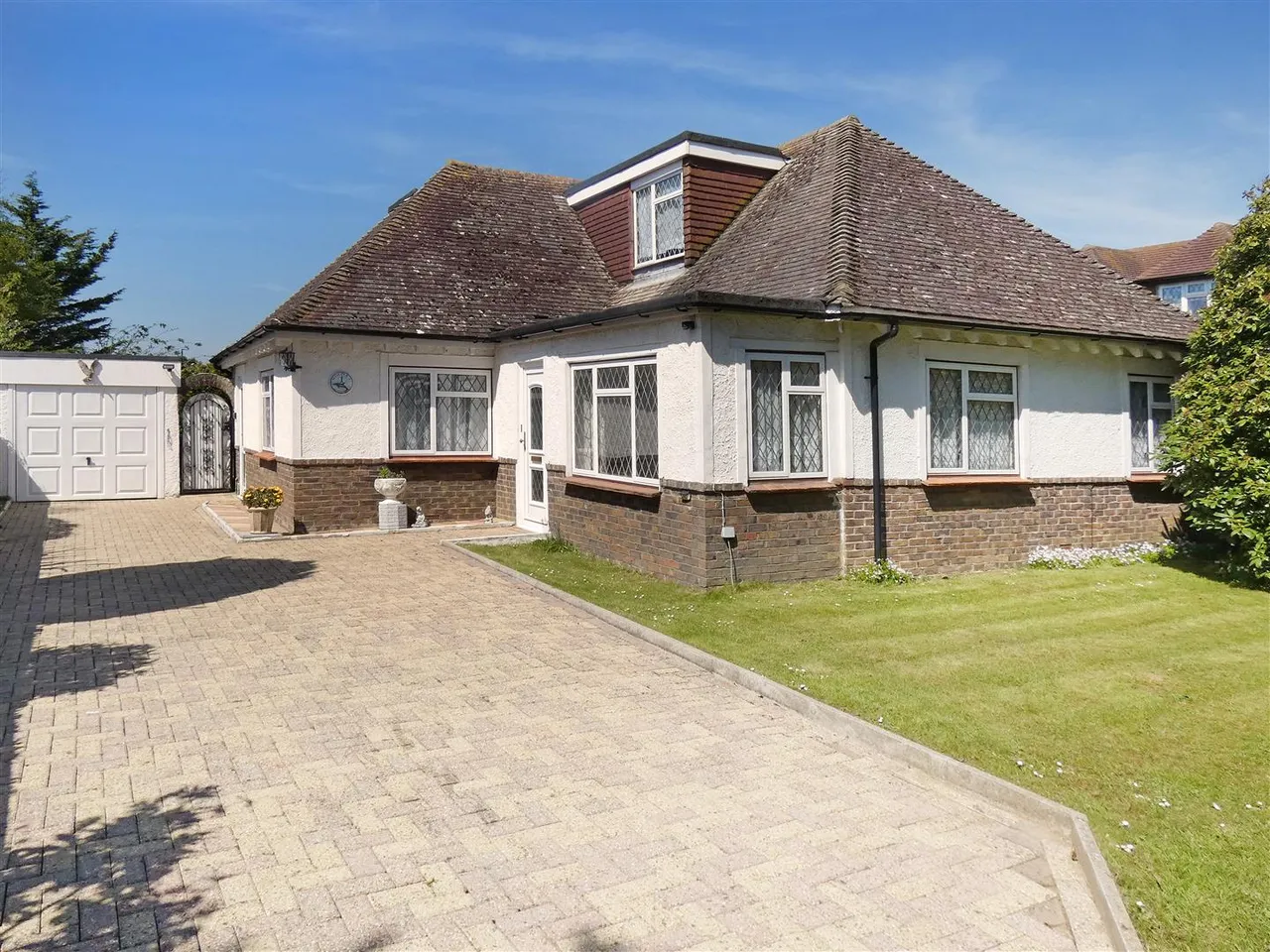 4 bed house for sale, The Bramblings, Rustington