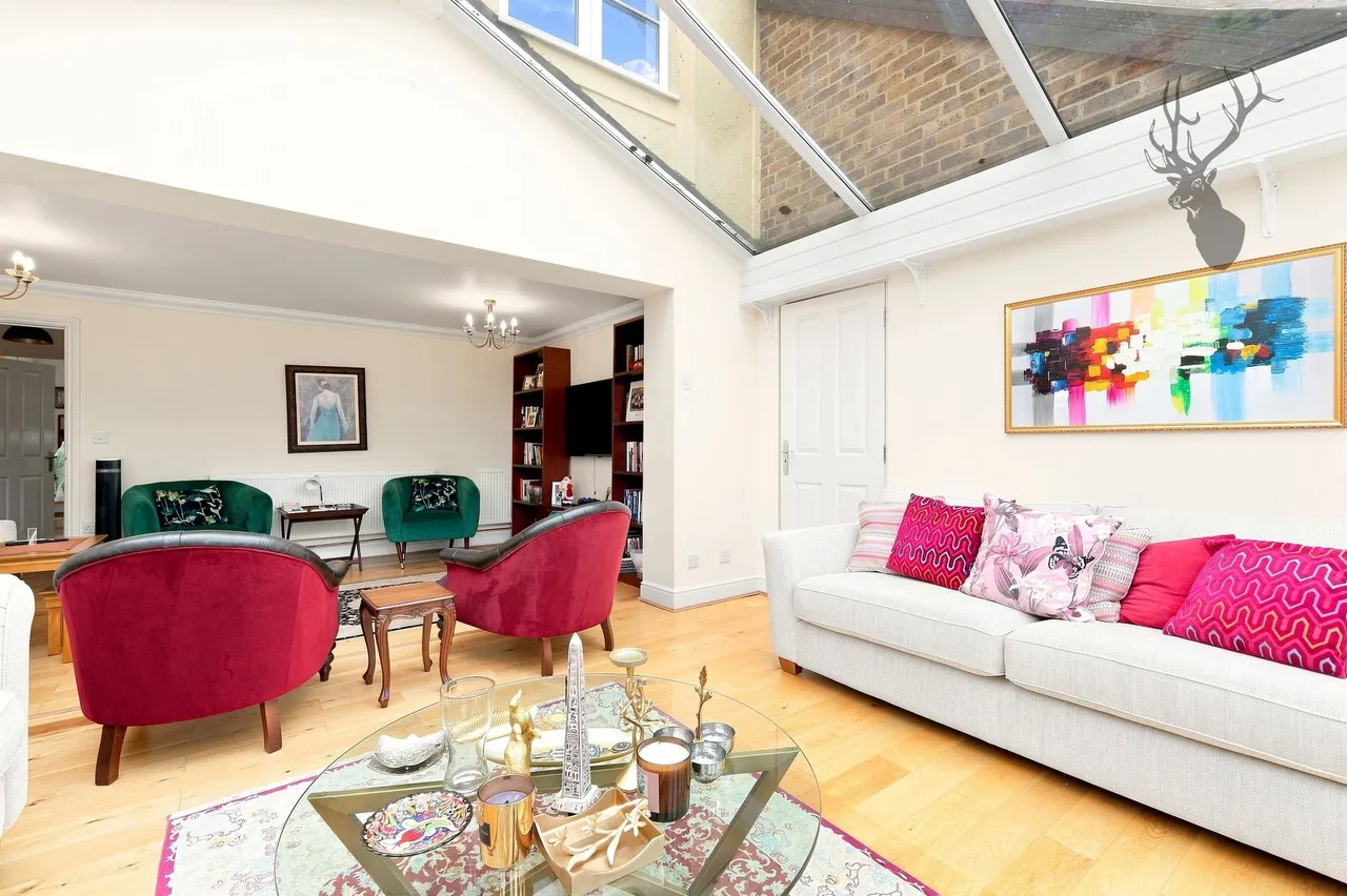 Willow Tree Close, Abridge, RM4, photo 4