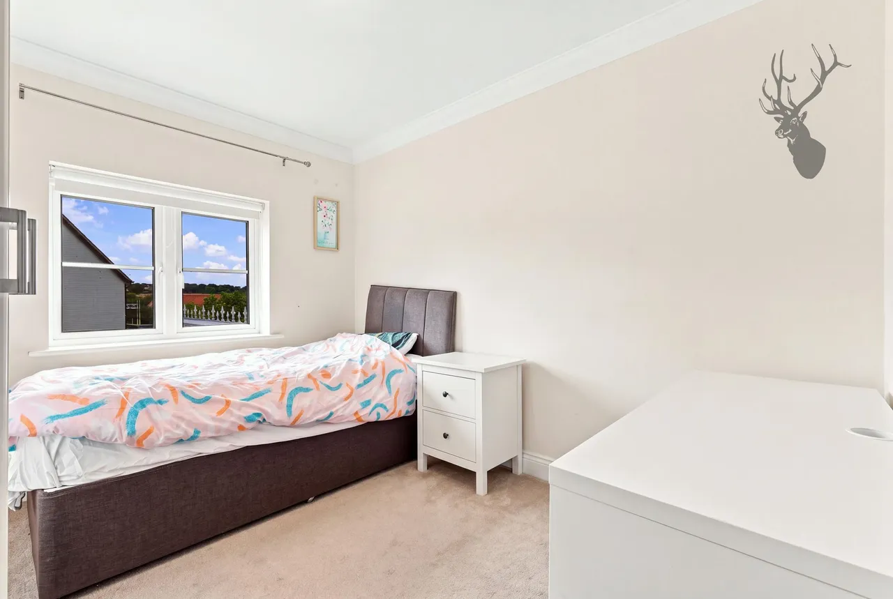 Willow Tree Close, Abridge, RM4, photo 21