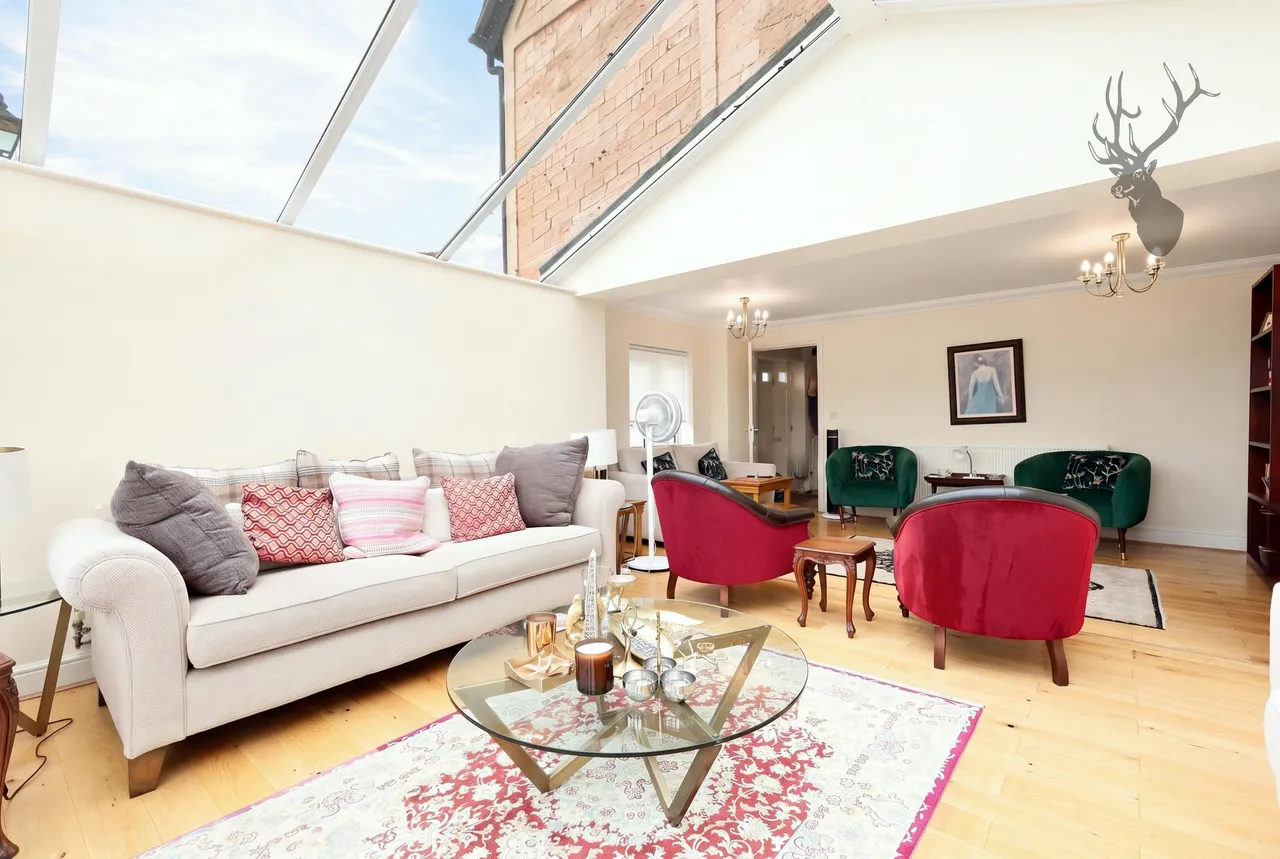 Willow Tree Close, Abridge, RM4, photo 5
