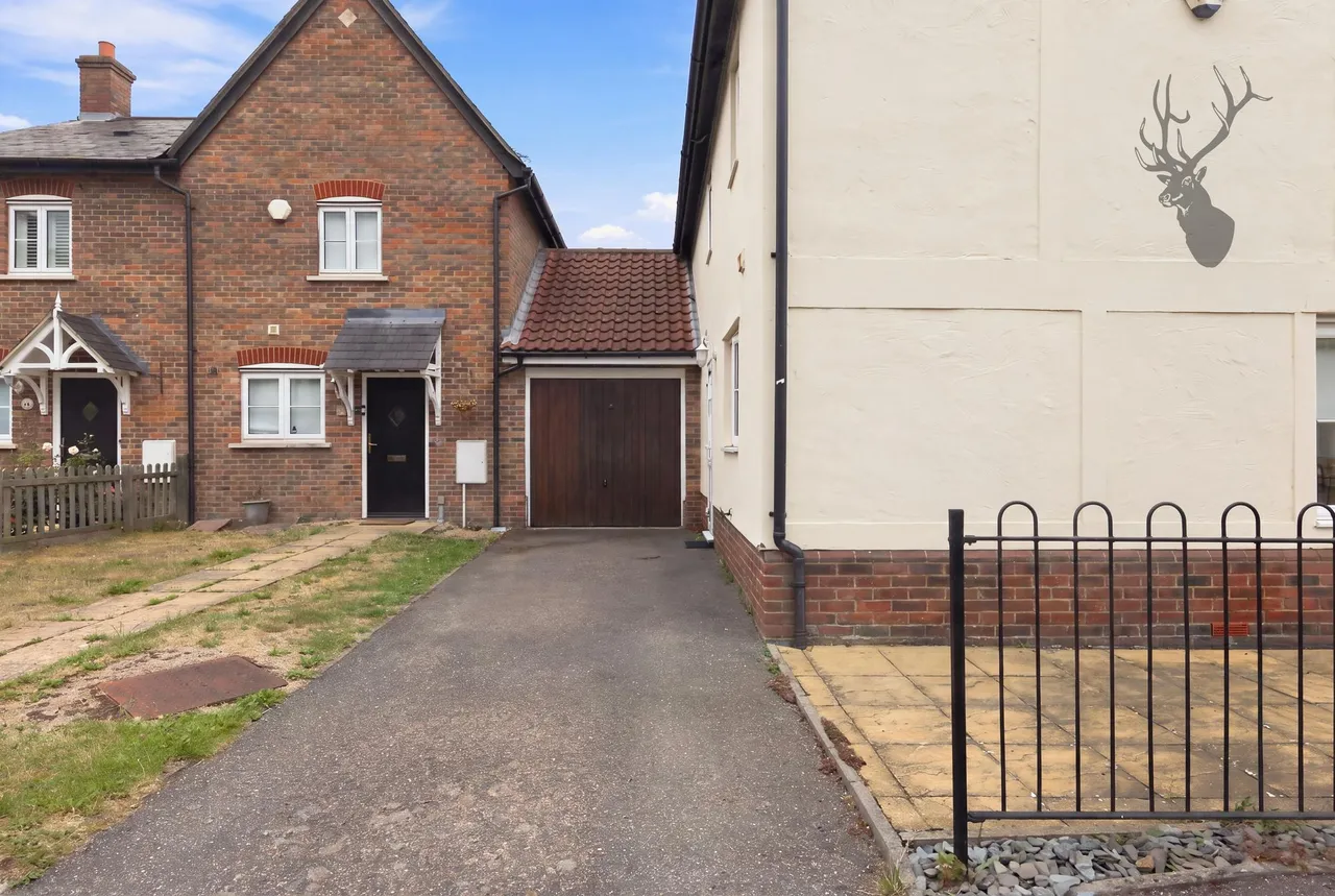 Willow Tree Close, Abridge, RM4, photo 26