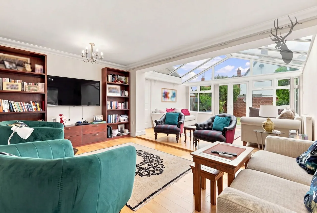 Willow Tree Close, Abridge, RM4, photo 2