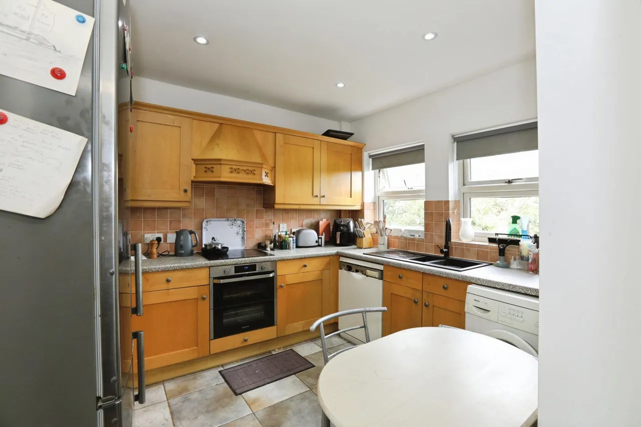 Middle Street, Betchworth, RH3, photo 3