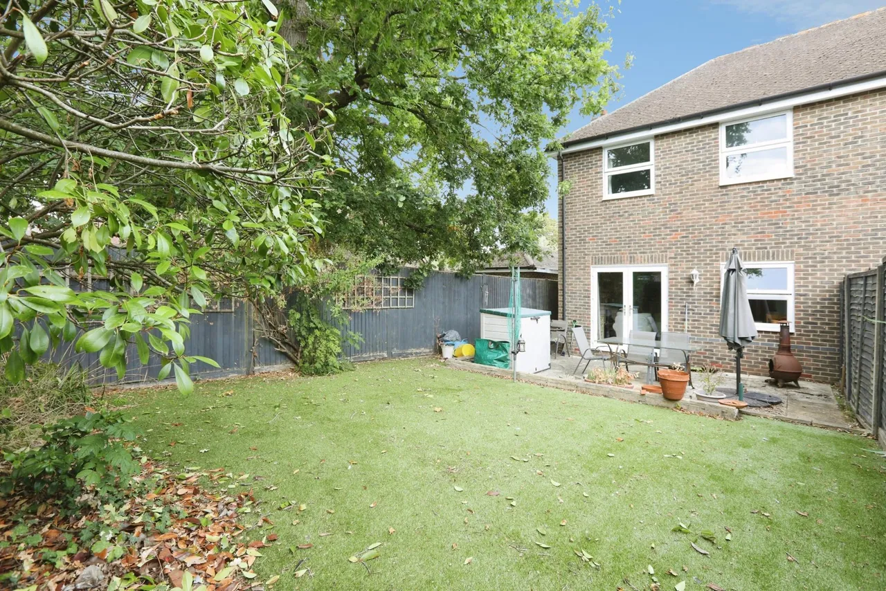 Middle Street, Betchworth, RH3, photo 11