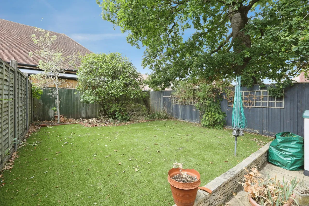 Middle Street, Betchworth, RH3, photo 12