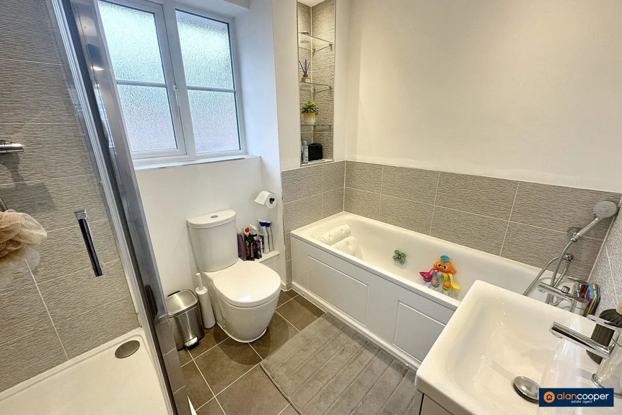 Polar Avenue, Galley Common, CV10, photo 12