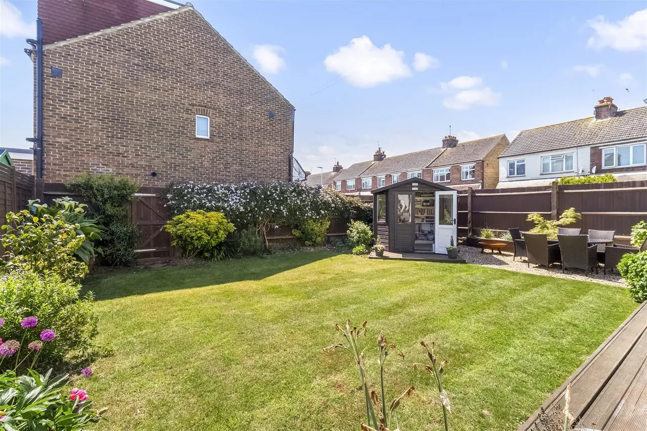Chancton View Road, West Worthing, Worthing, photo 8