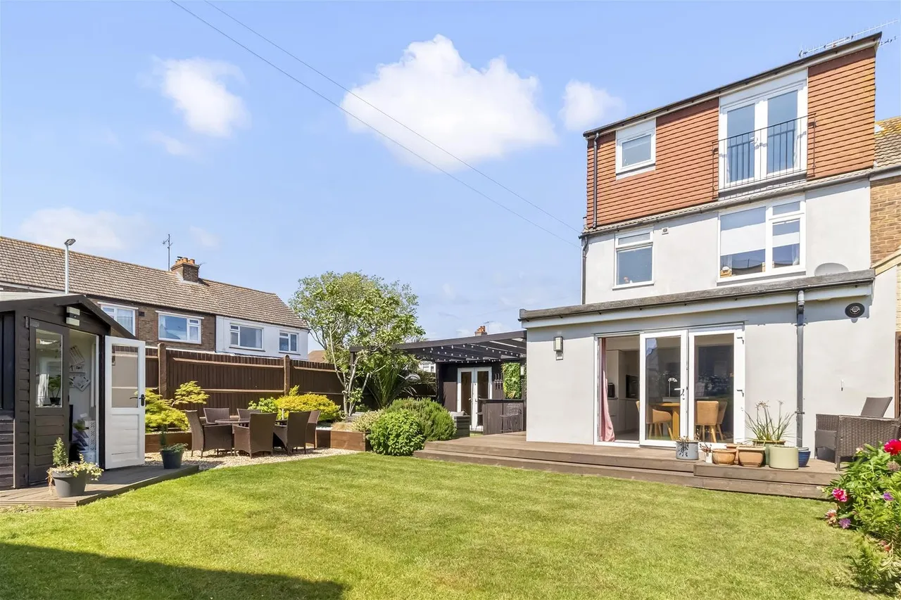 4 bed house for sale — Chancton View Road, West Worthing, Worthing