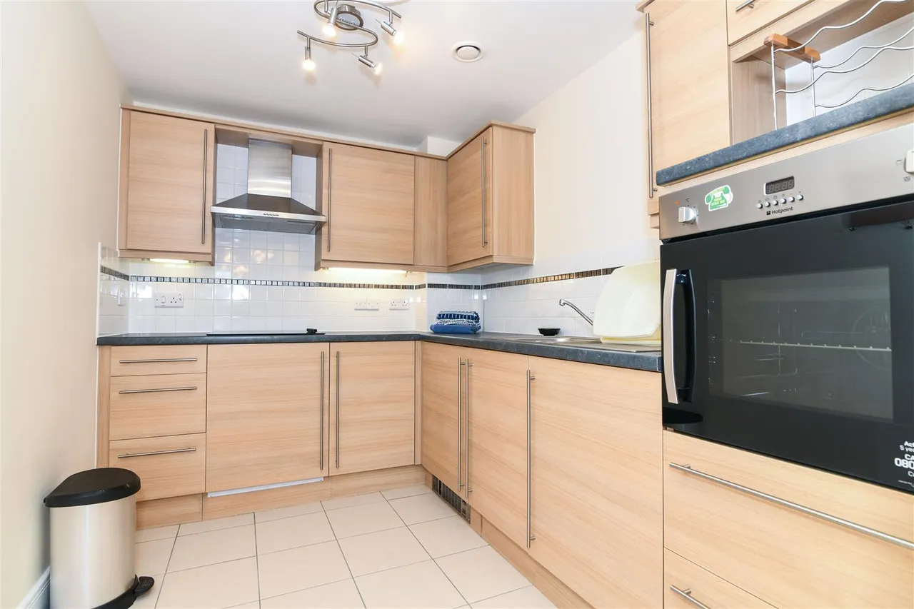Victoria Road, Malvern, WR14, photo 4