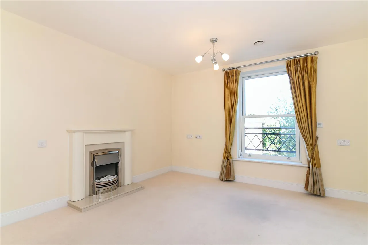 Victoria Road, Malvern, WR14, photo 2
