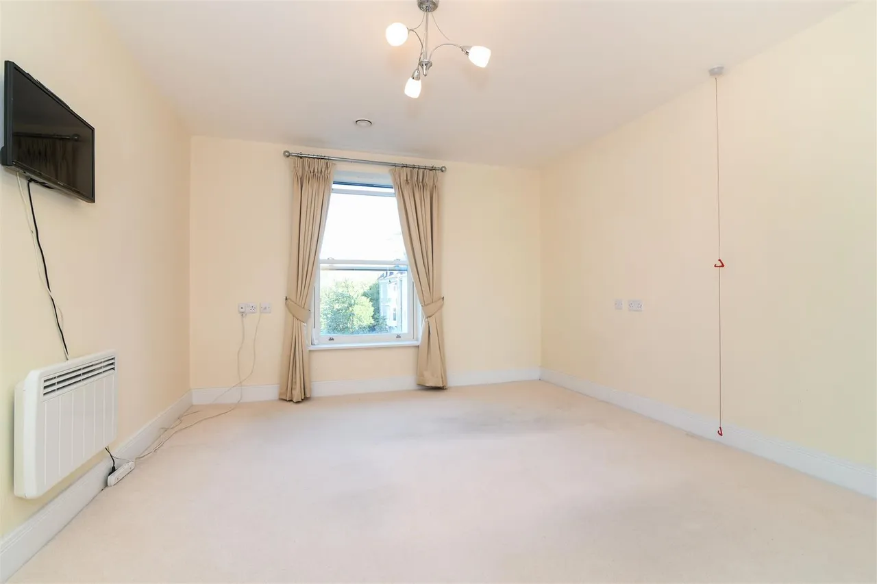 Victoria Road, Malvern, WR14, photo 5