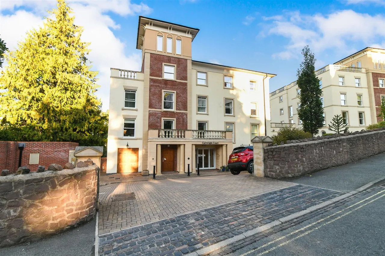 Victoria Road, Malvern, WR14, photo 11