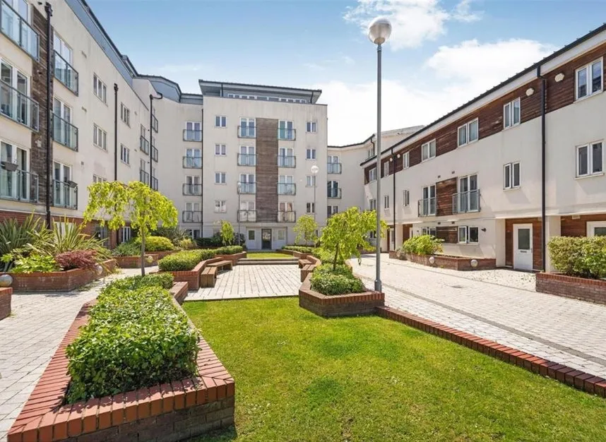 2 bed flat for sale — Stane Grove, Stockwell, SW9
