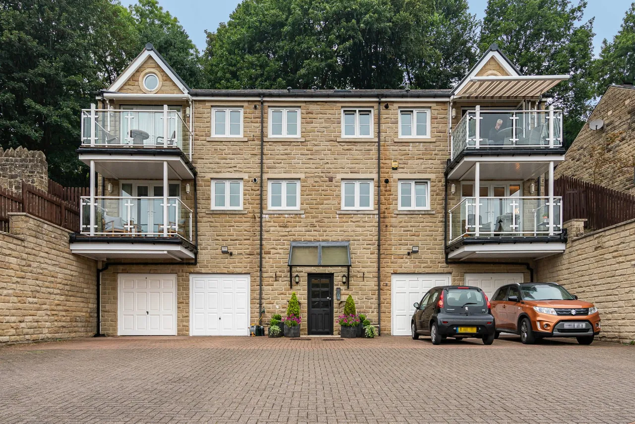 2 bed flat for sale, Church Meadows, Ripponden, HX6