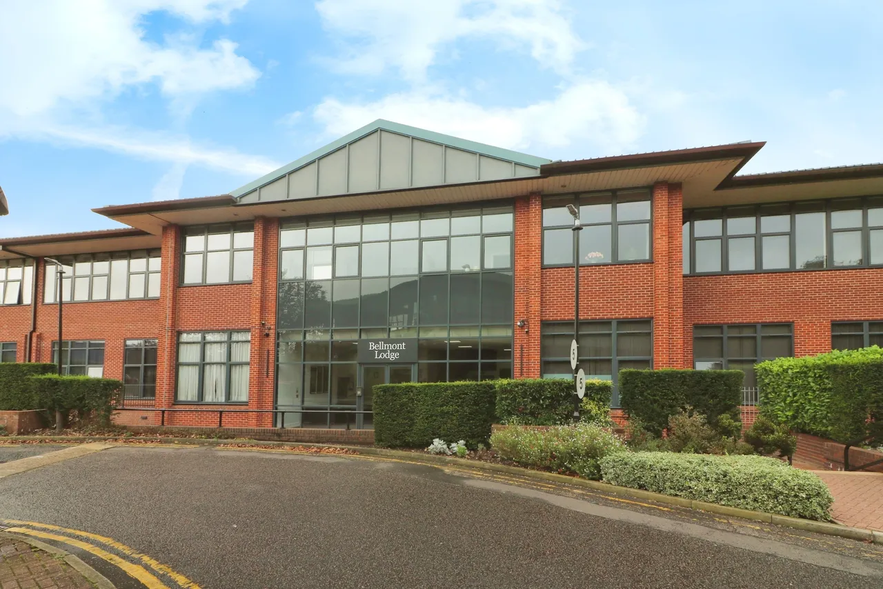 flat for sale — Bellmont Lodge, Welwyn Garden City, Herts, AL7