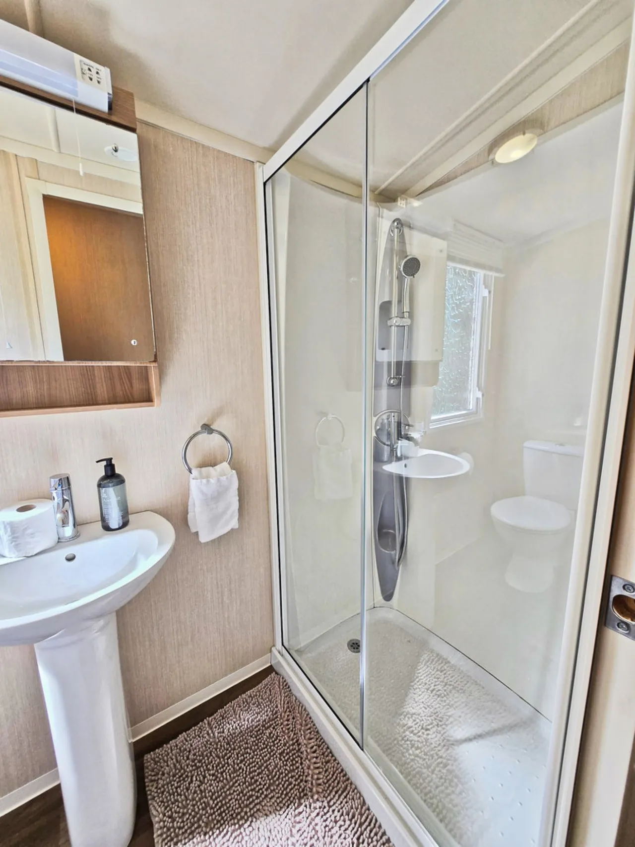 Wilksworth Caravan Park, photo 6