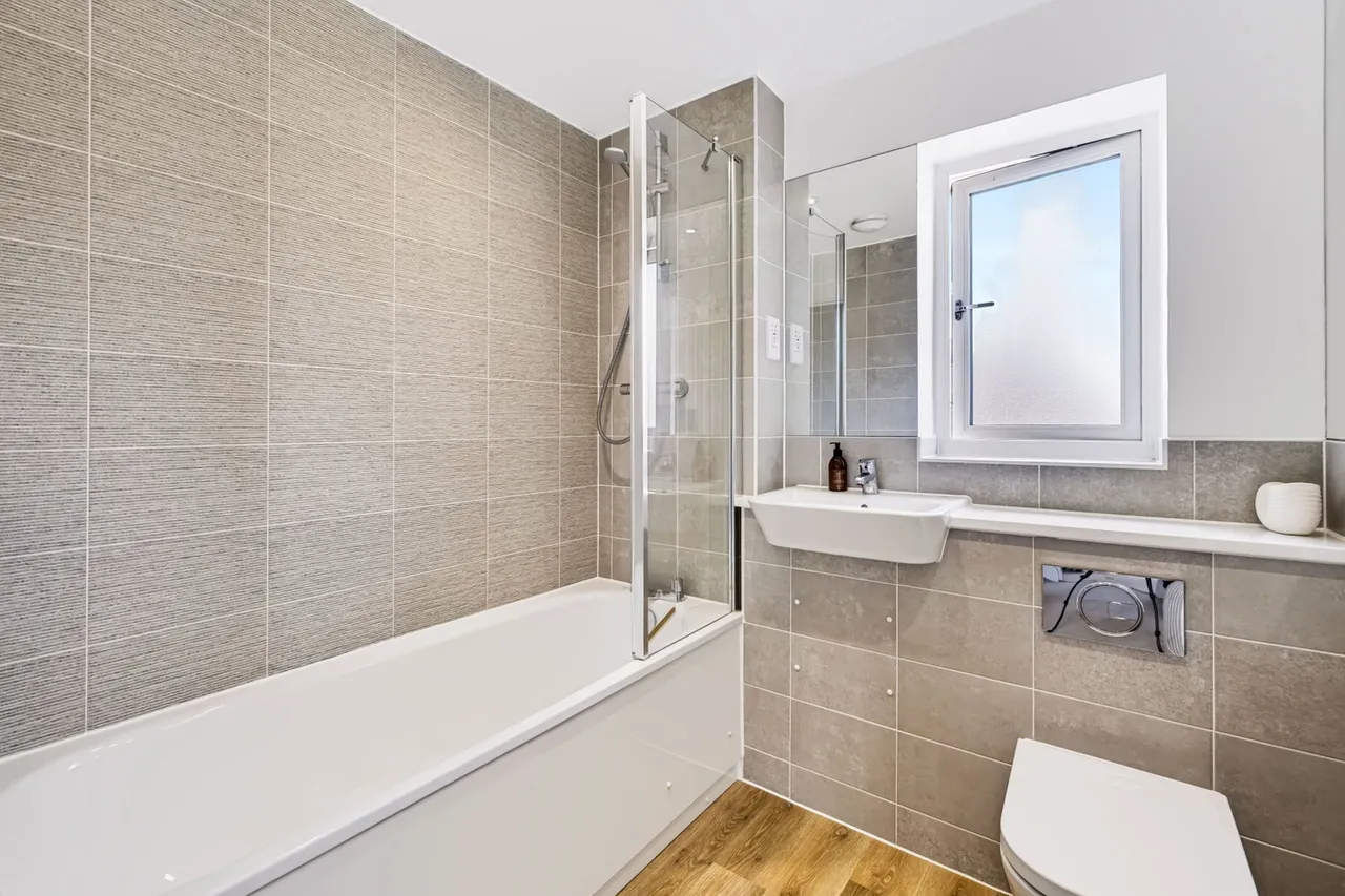 Knowles Road, Horley, photo 14