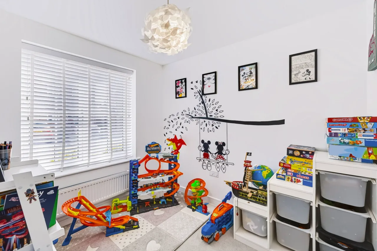 Knowles Road, Horley, photo 7