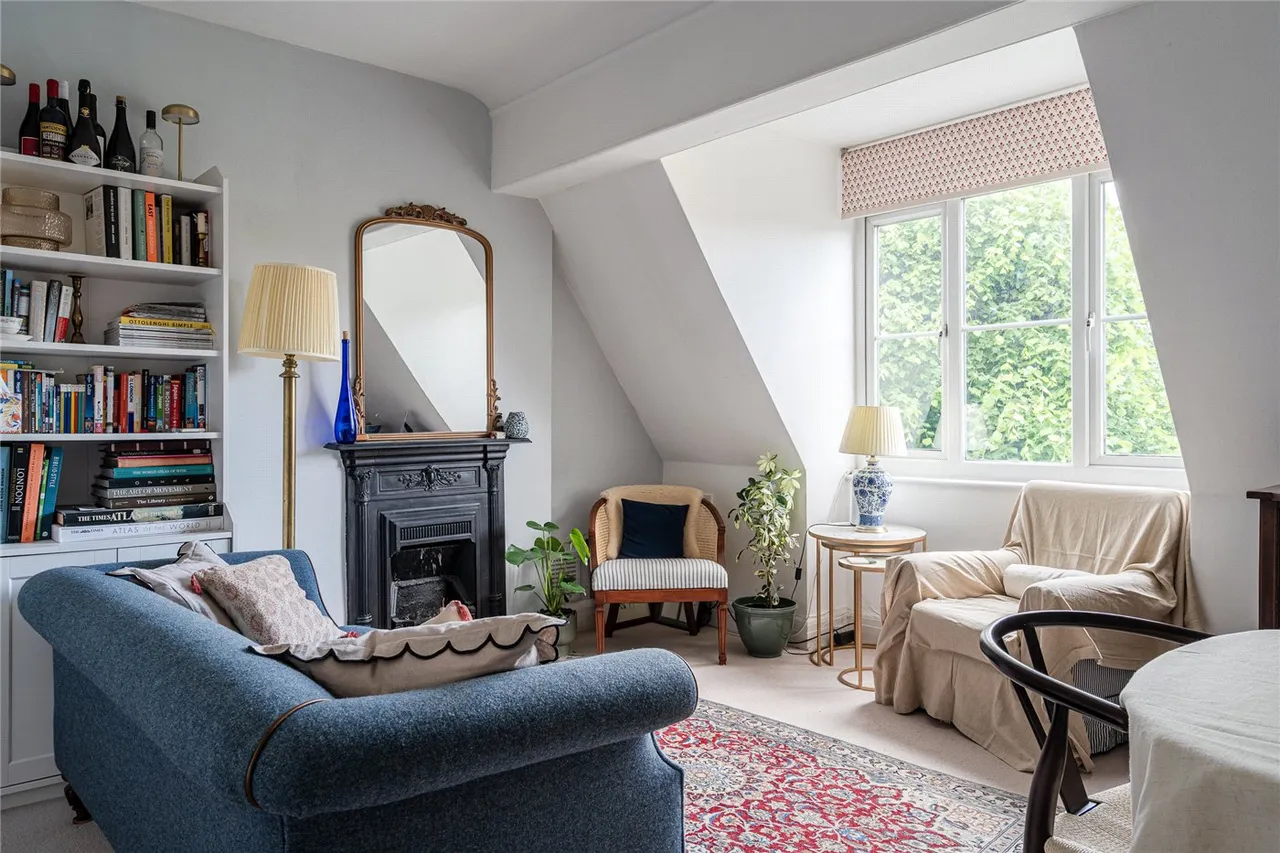 3 bed flat for sale — Riggindale Road, London, SW16