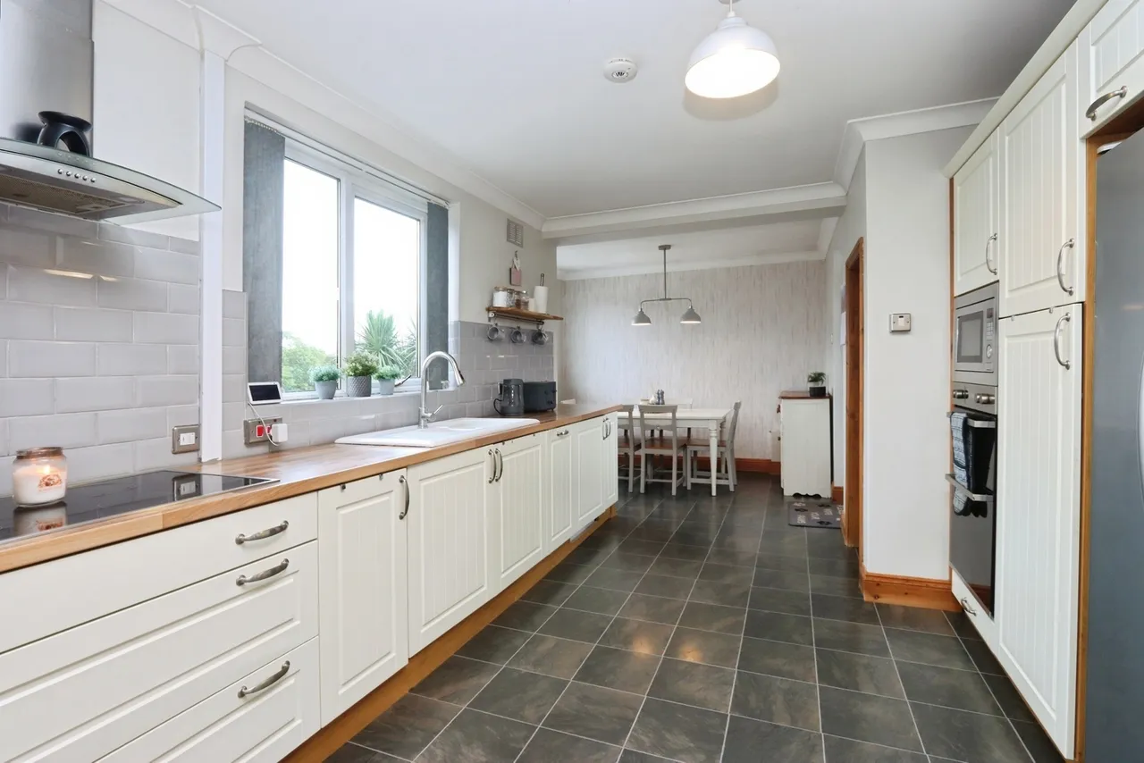 Stradbroke Drive, Sheffield, South Yorkshire, S13, photo 2