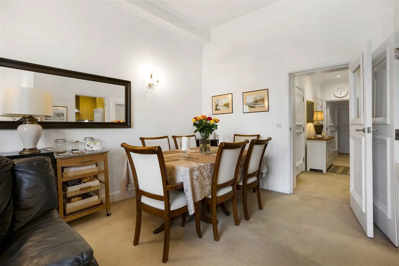 Elizabeth Drive, Banstead, SM7 2FD, photo 11
