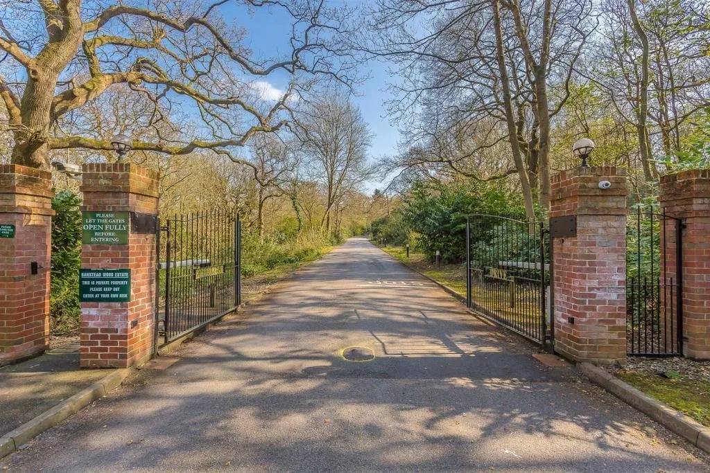 Elizabeth Drive, Banstead, SM7 2FD, photo 2