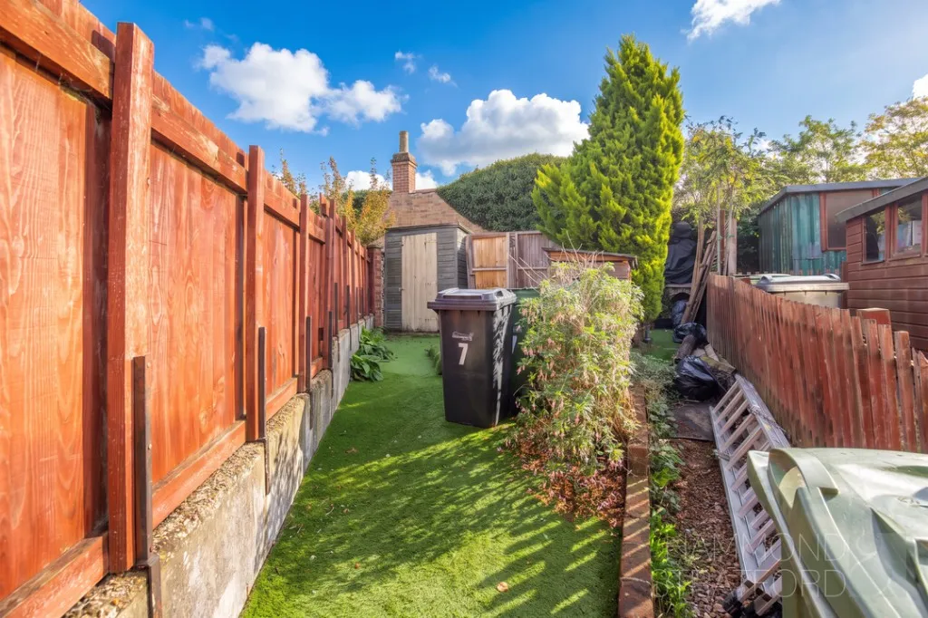 Avenue Road, Wymondham, photo 11